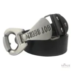 Accessoire original pour ouvrir les bouteilles facilement