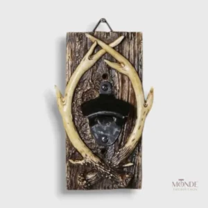 Décapsuleur mural en bois avec motif de chasse
