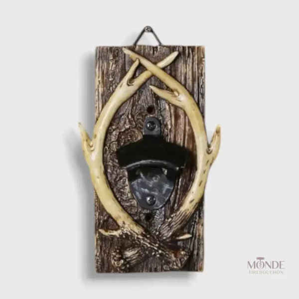 Décapsuleur mural en bois avec motif de chasse