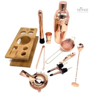 Accessoires de mixologie en couleur cuivrée