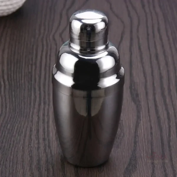 Accessoires de cocktail pour préparer des boissons raffinées