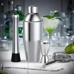 Accessoires de bar en bois pour cocktails créatifs et conviviaux