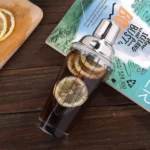 Accessoire de mixologie, shaker cocktail en verre pratique
