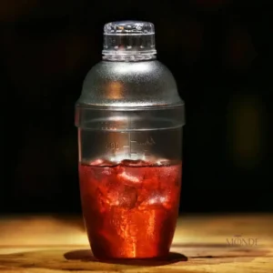 Accessoire de bar : shaker à cocktail avec graduations pratiques