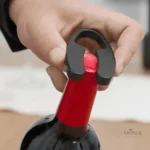 Accessoire de cuisine contemporain, ouvre-bouteille design