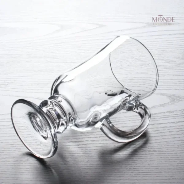 Verre à cocktail idéal pour servir un Irish Coffee crémeux