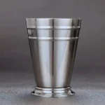 Verre cocktail stylé pour savourer vos mélanges sophistiqués