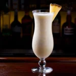 Verre cocktail Piña Colada élégant pour boissons fraîches